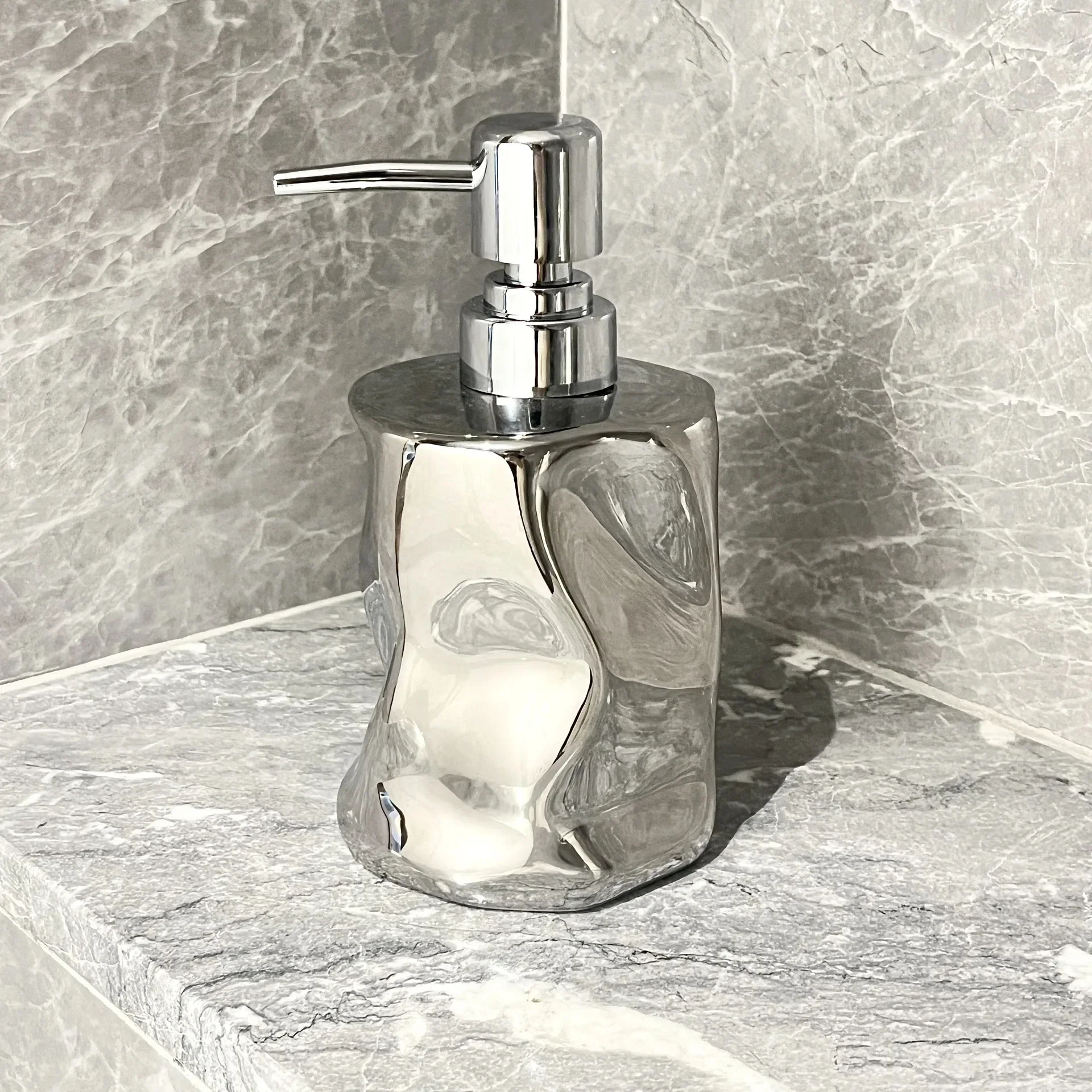 bouteille créative en céramique pour lotion et savon - Image 6