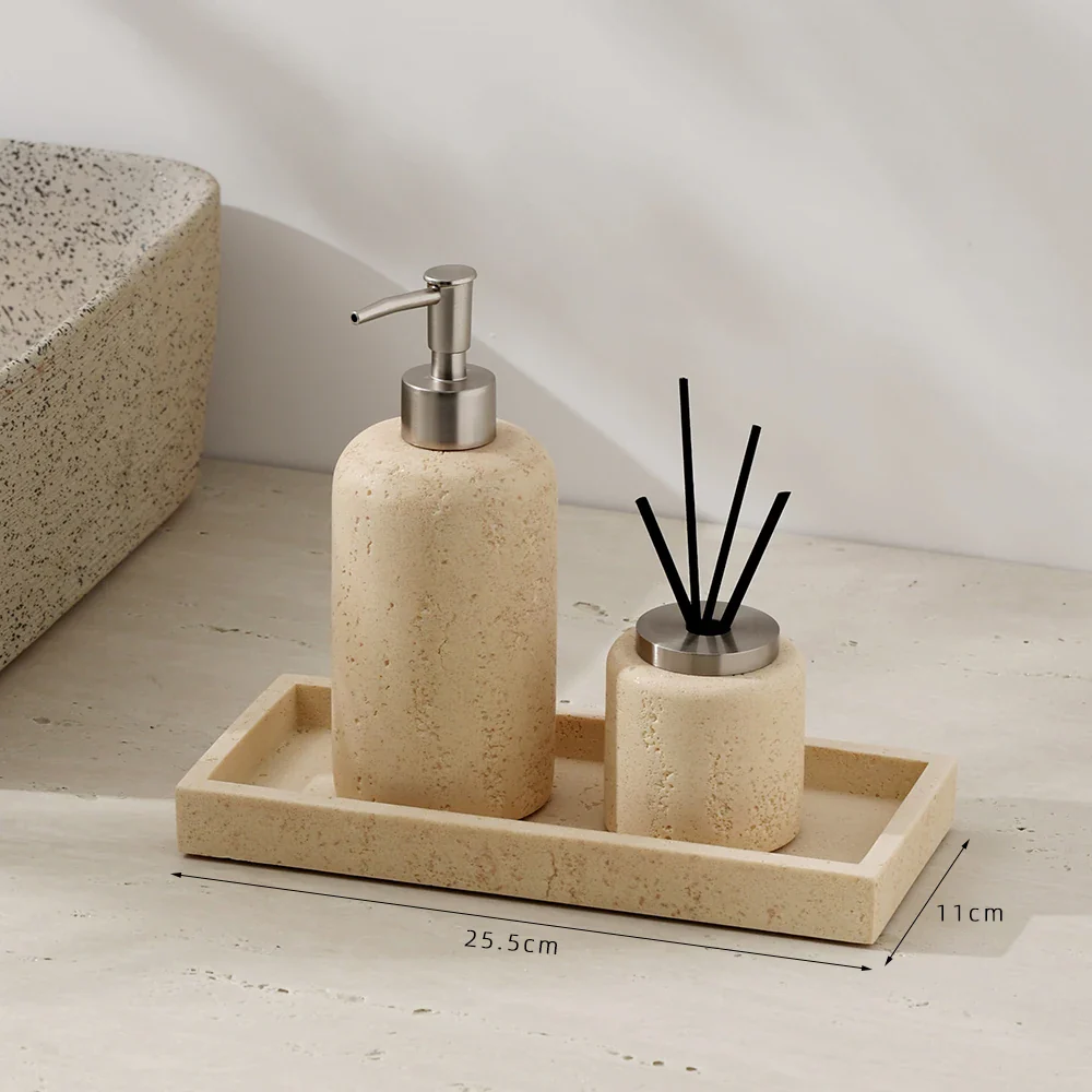 bouteille de désinfectant et accessoires de salle de bain luxe - Image 13