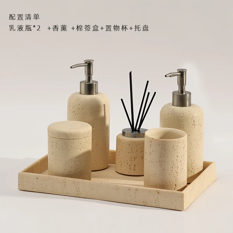 bouteille de désinfectant et accessoires de salle de bain luxe - Image 15