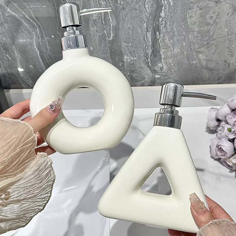 distributeur de savon gel shampoing et lotion pour la famille - Image 2