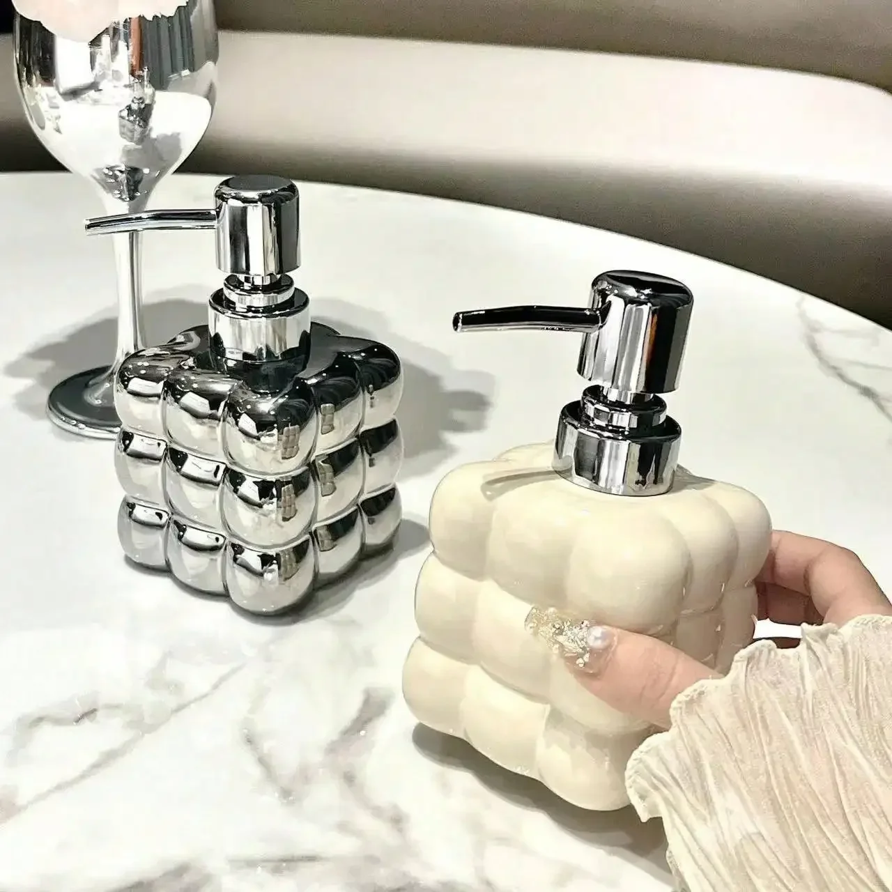 distributeur de savon liquide en céramique pour la salle de bain - Image 3