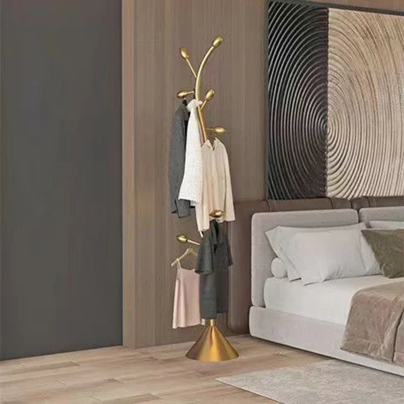 etagère moderne pour vêtements au style industriel élégant - Image 3