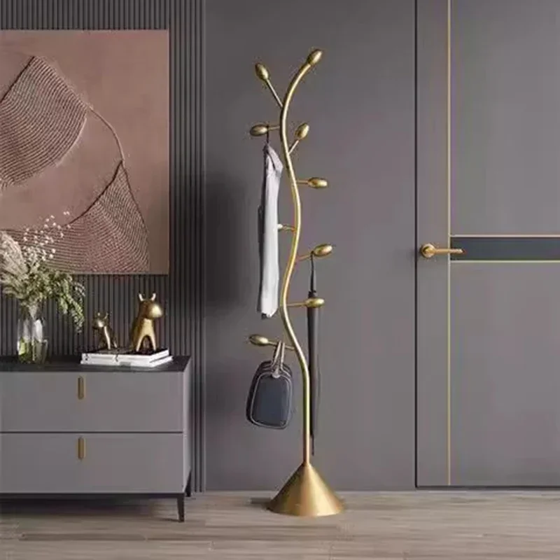 etagère moderne pour vêtements au style industriel élégant - Image 4