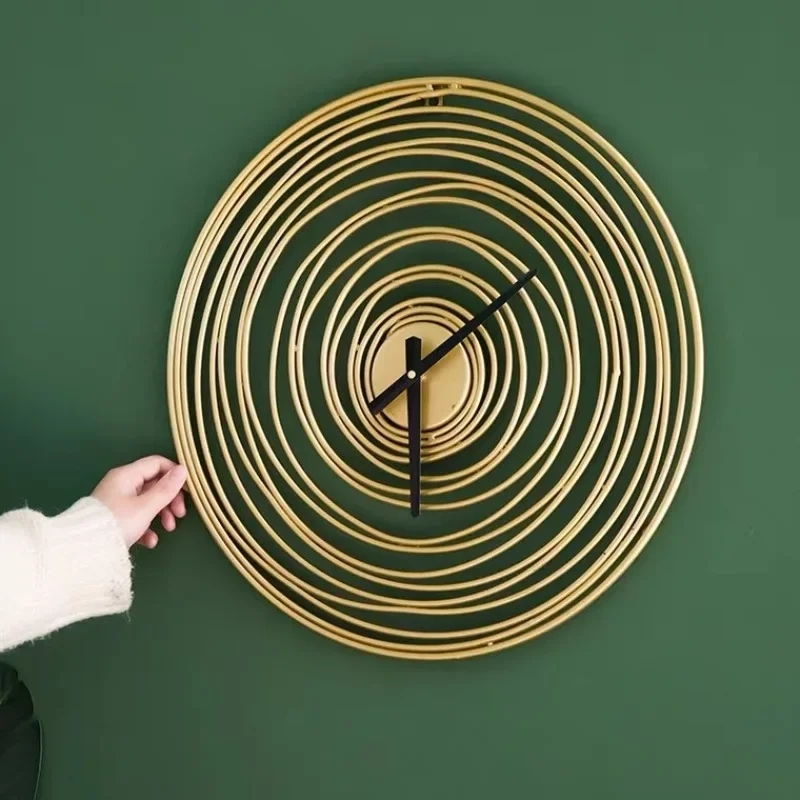 horloge murale moderne silencieuse en métal design élégant pour intérieur - Image 6
