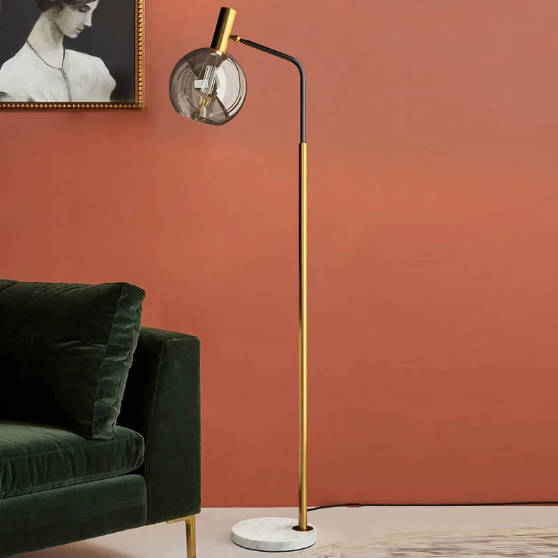 lampadaire doré et noir en métal et verre pour intérieur - Image 4