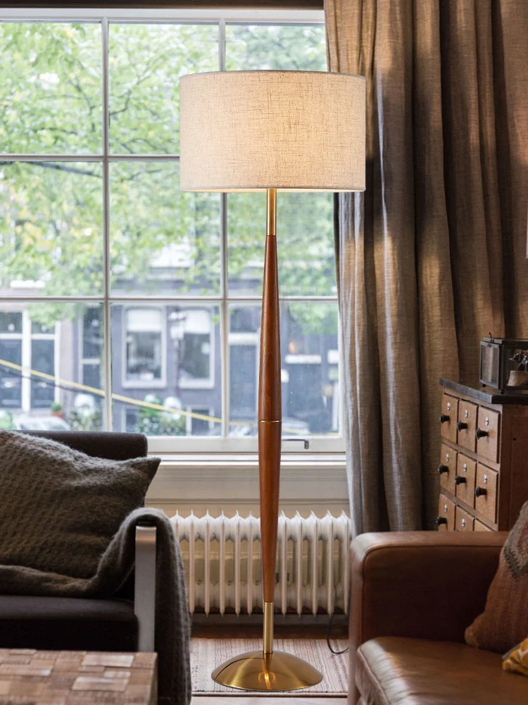 lampadaire moderne en bois de noyer et tissu décoratif - Image 3