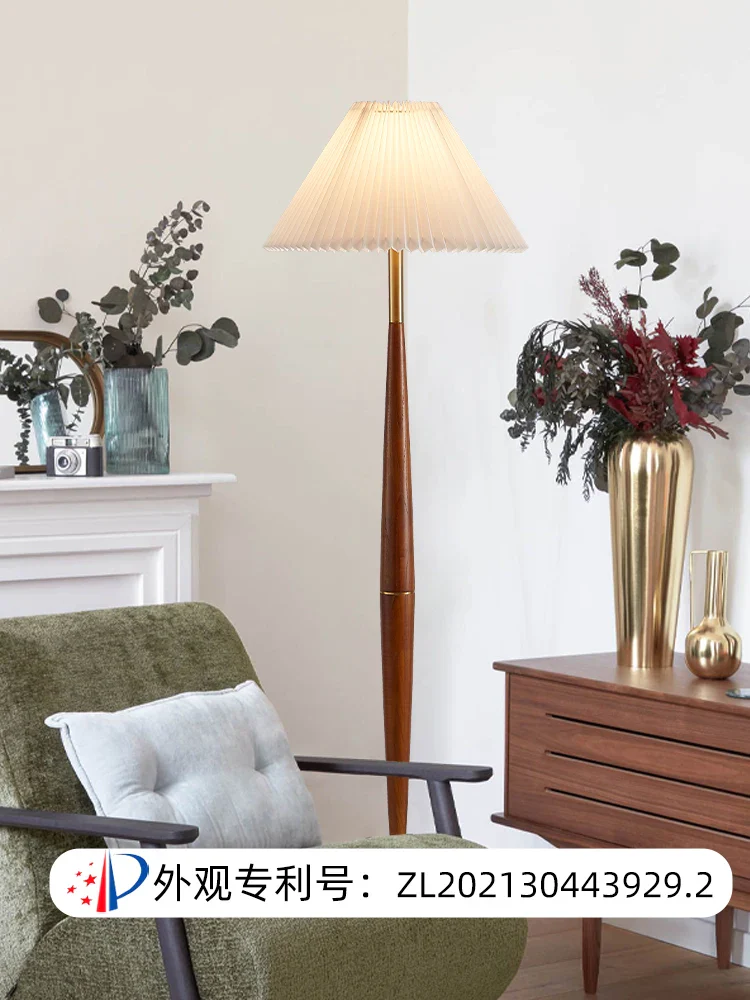 lampadaire moderne en bois de noyer et tissu décoratif - Image 4