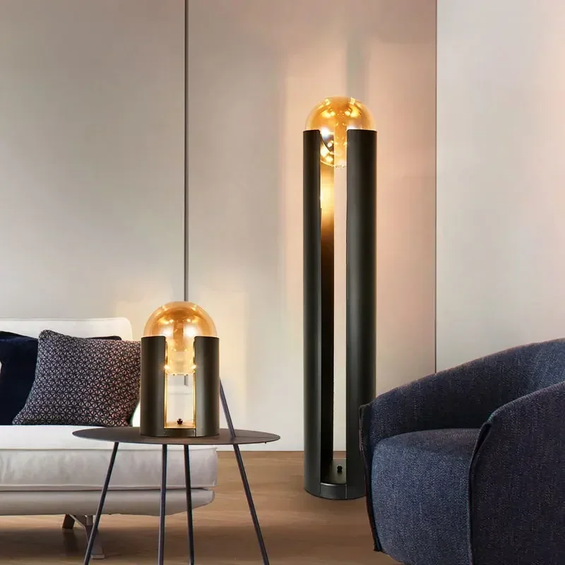 lampadaire moderne en fer et verre avec lumière led décorative