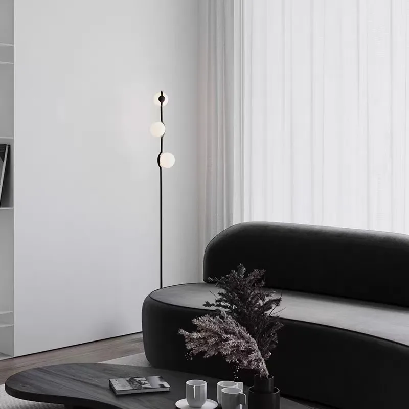lampadaire post-moderne design nordique à trois têtes en verre blanc - Image 3