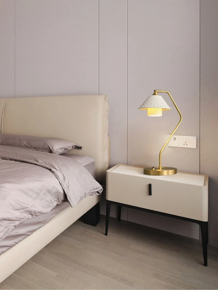 lampe de bureau en céramique cuivre avec angle réglable - Image 3