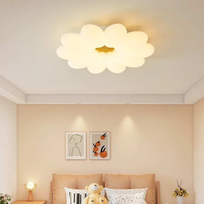 lustre créatif à pétales pour un éclairage chaleureux et apaisant - Image 2