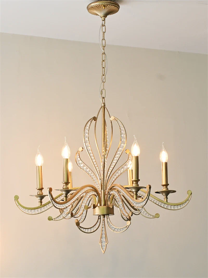 lustre en métal doré antique avec décoration en cristal - Image 8
