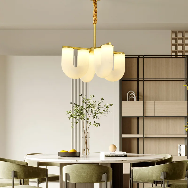 lustre moderne en acrylique et métal doré pour intérieur élégant - Image 4