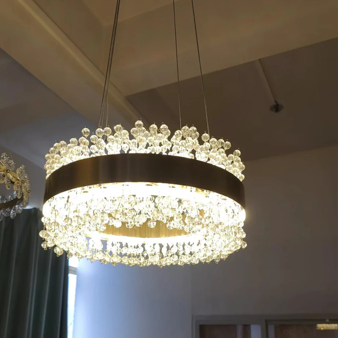 lustre moderne en cristal avec métal doré réglable - Image 2