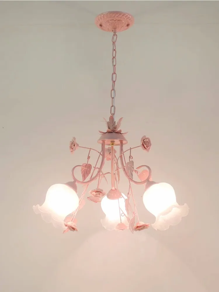 lustre rose pour une ambiance enfantine lumineuse et douce - Image 2