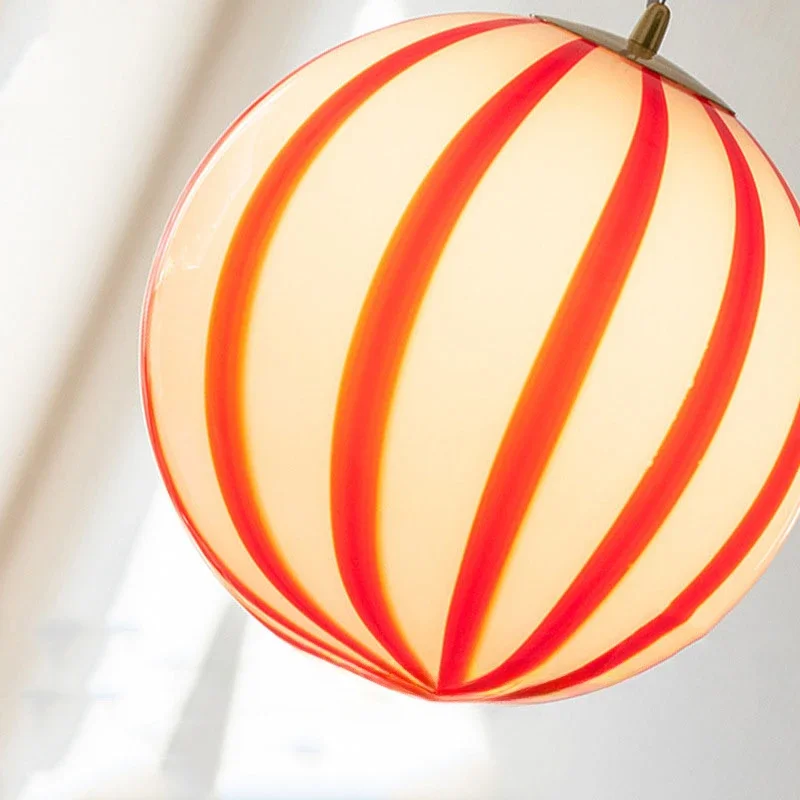 suspension créative en forme de boule de bonbon décorative à LED - Image 6