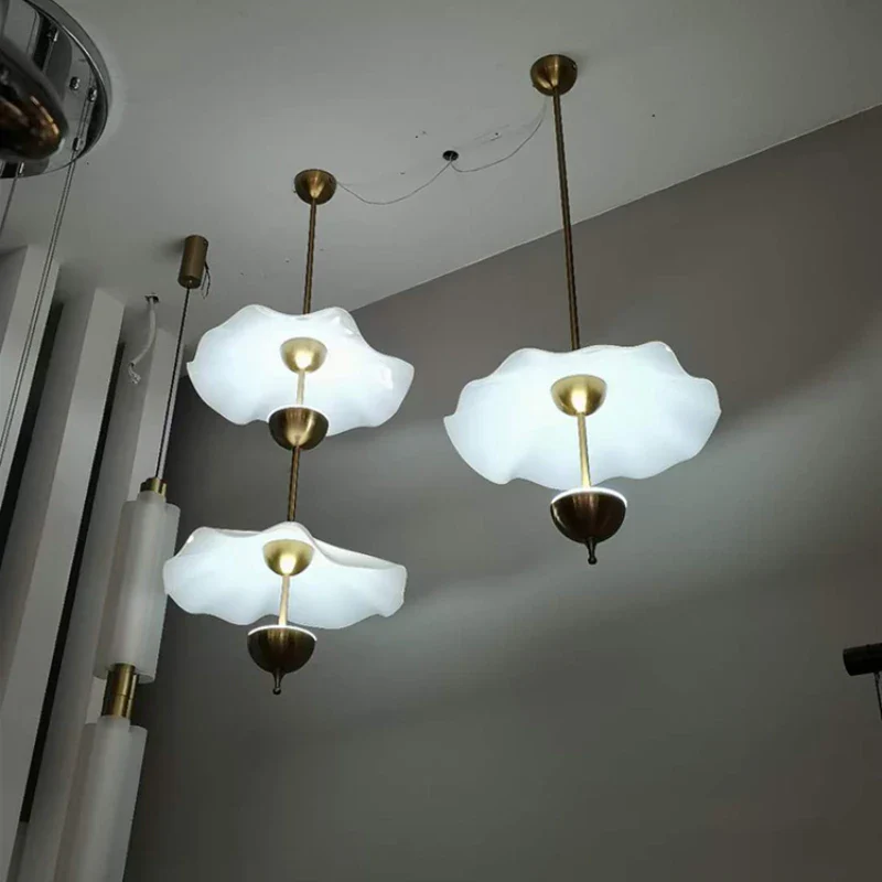suspension en métal doré design lotus style art déco - Image 4