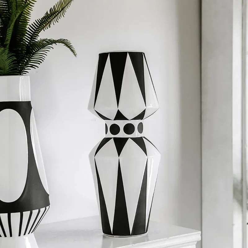 vase créatif nordique style abstrait pour arrangement floral - Image 2