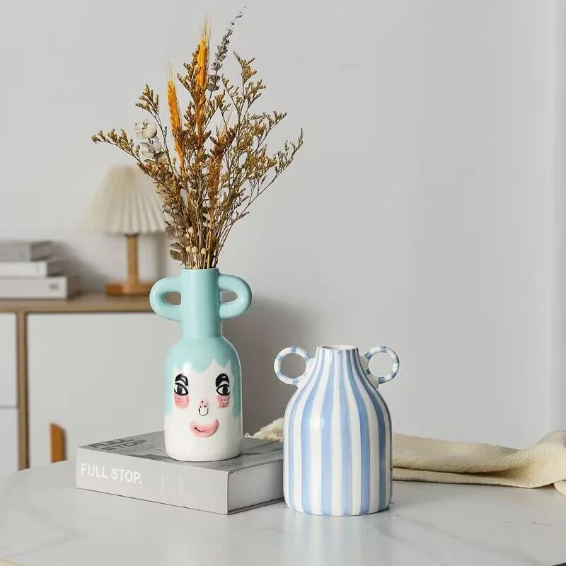 vase en céramique peint à la main avec oreilles décoratif amusant - Image 3