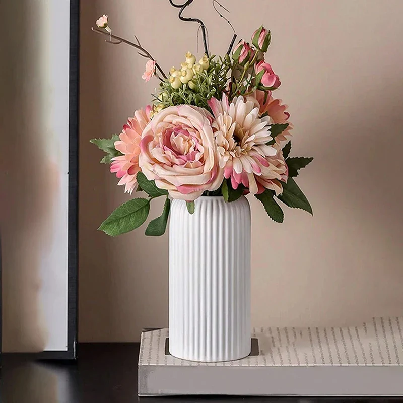 vase en plastique rayé pour arrangement floral décoratif - Image 4