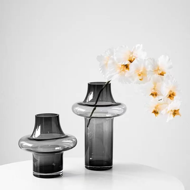 vase médiéval en verre pour fleurs séchées et composition florale - Image 2