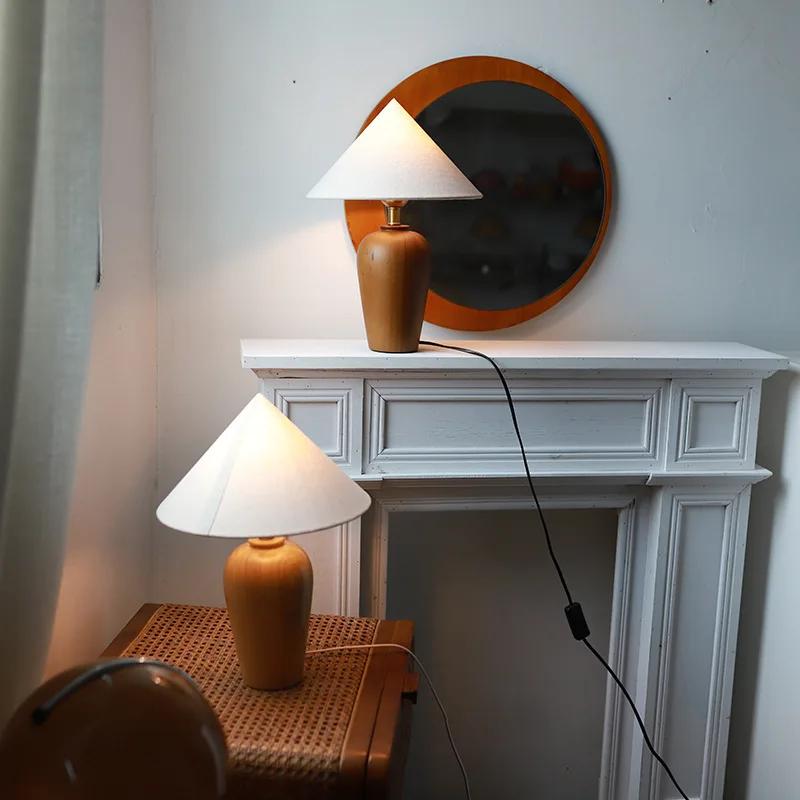 Vintage Table Lamp Desk Light with Wood Stand Fabric Shade - Image 4